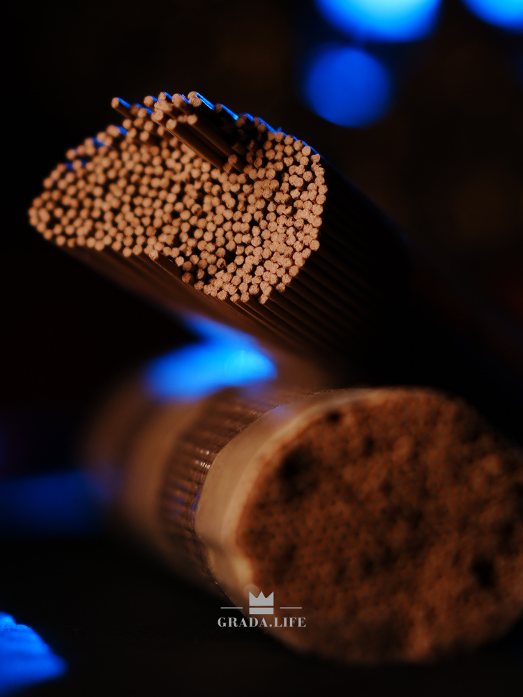 БЛАГОВОНИЯ ИЗ АЛОЙНОГО ДЕРЕВА